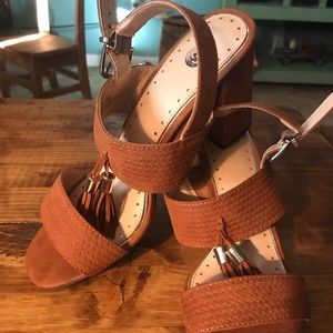 Strappy sandal
